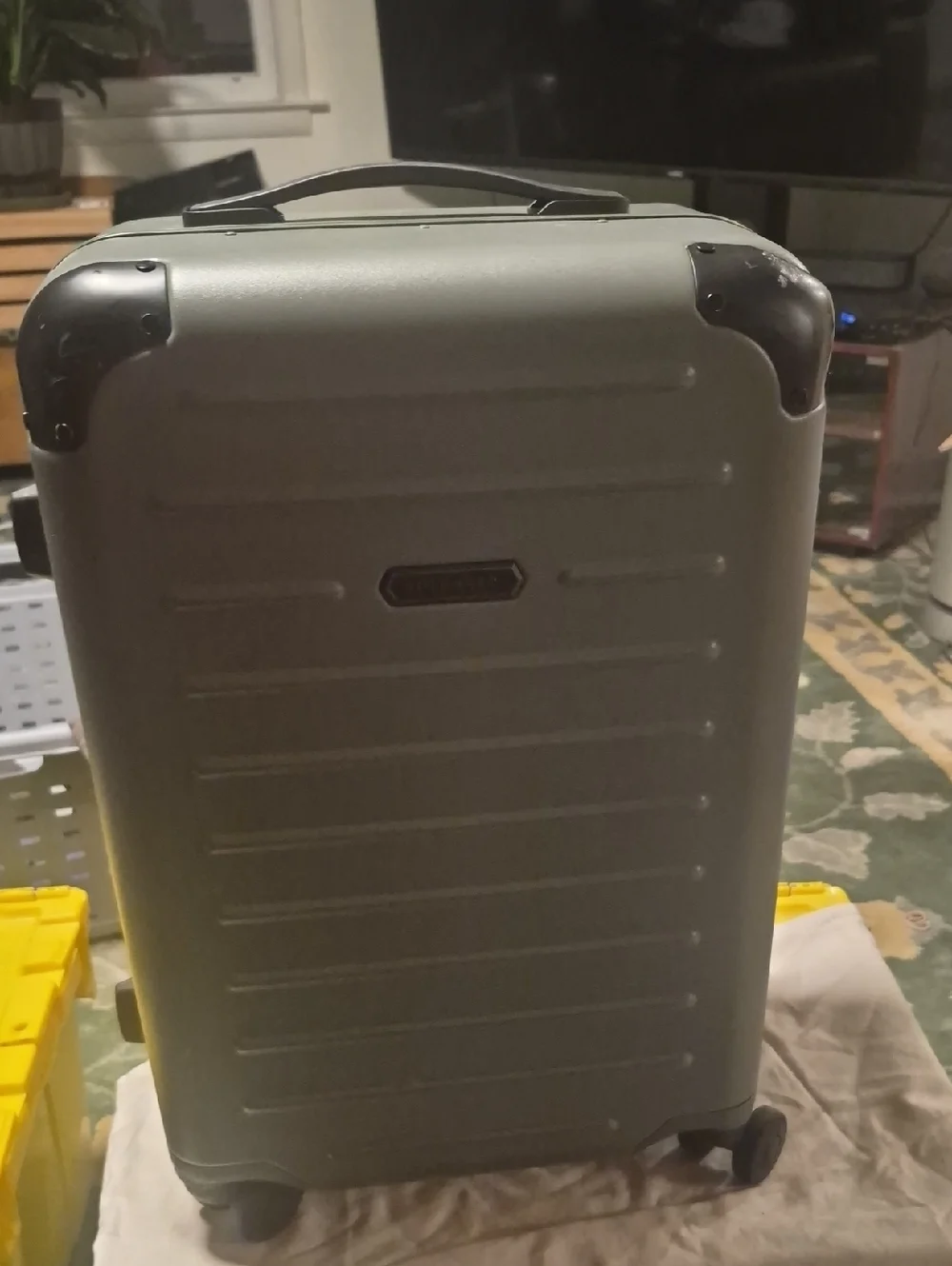 Traveler Series Hard Shell Carry Case - Silver